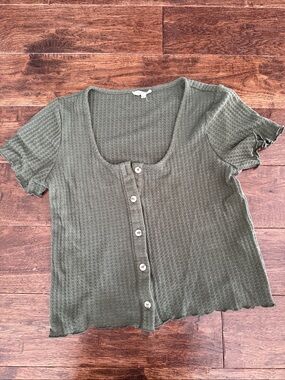 LA MIEL Olive Green Waffle-Knit Button Front Short Sleeve Top